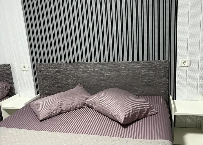 بيت ضيافة Poporului House *