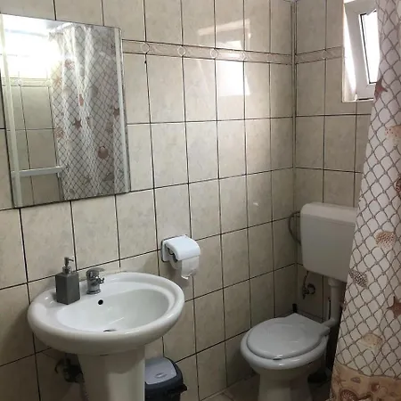 Poporului House Konukevi